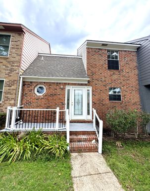 2/2.5 Townhome Close to USA campus – photo 1