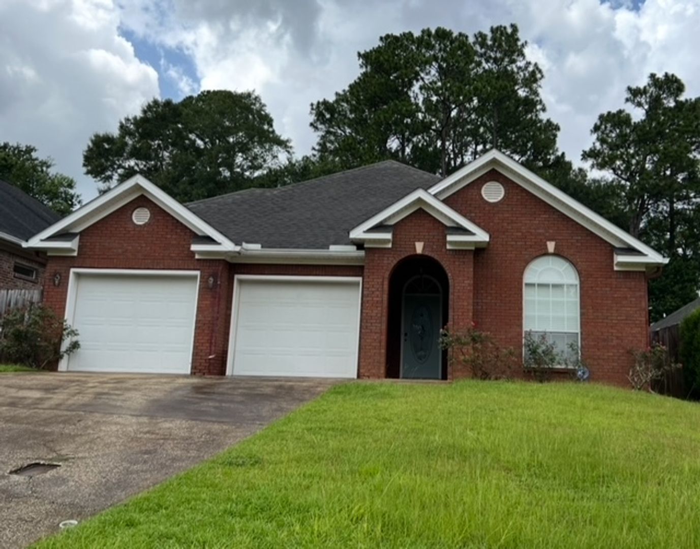 Mobile House: 5544 Fairfield Place