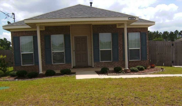 Mobile House: 13631 Catahoula Drive South