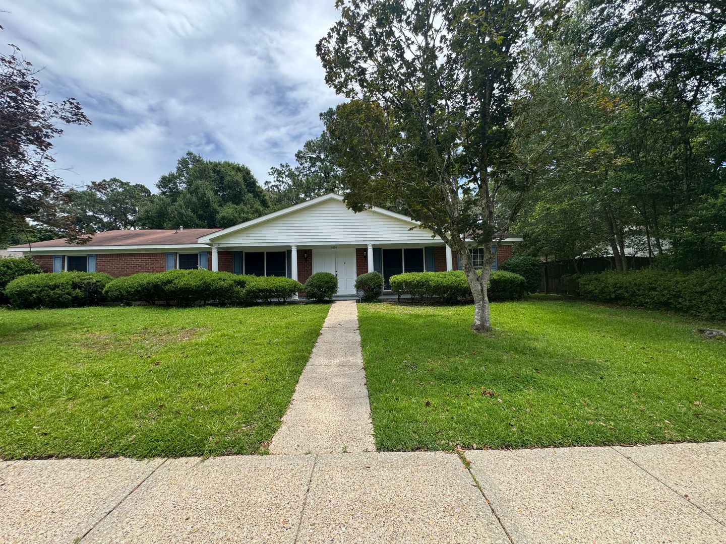 Mobile House: 1054 Gallen Court