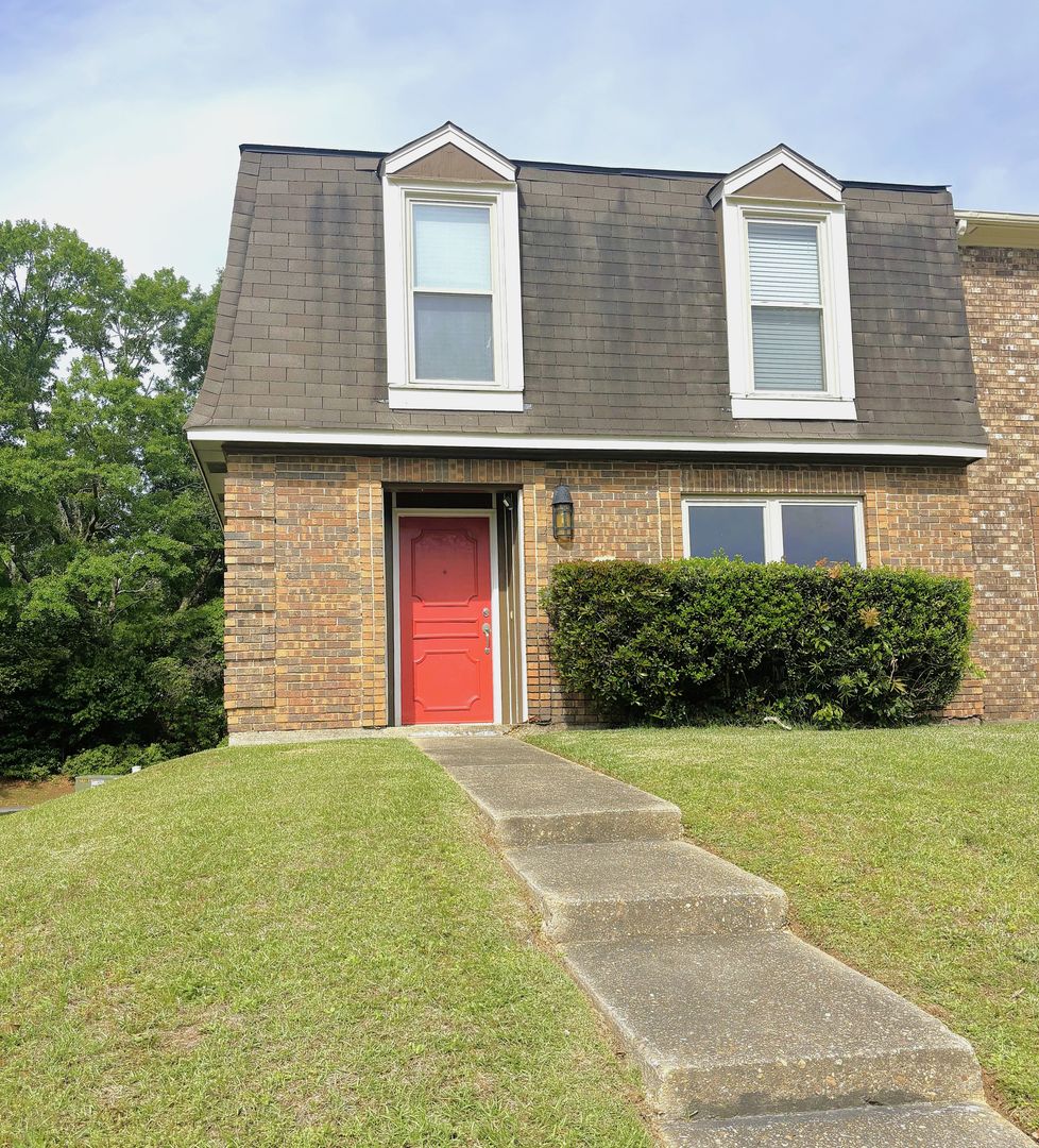Mobile Townhome: 534 Highland Woods Drive W