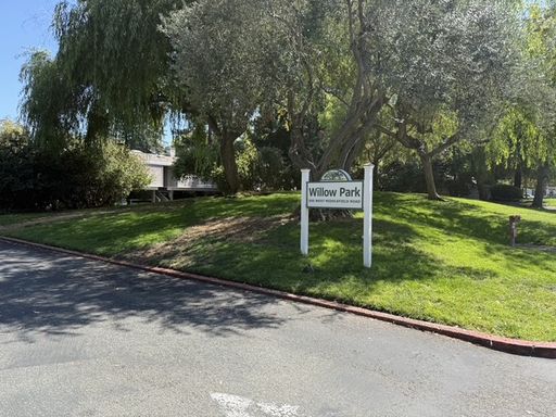 Spacious condo in a great central Mountain View location! – photo 1
