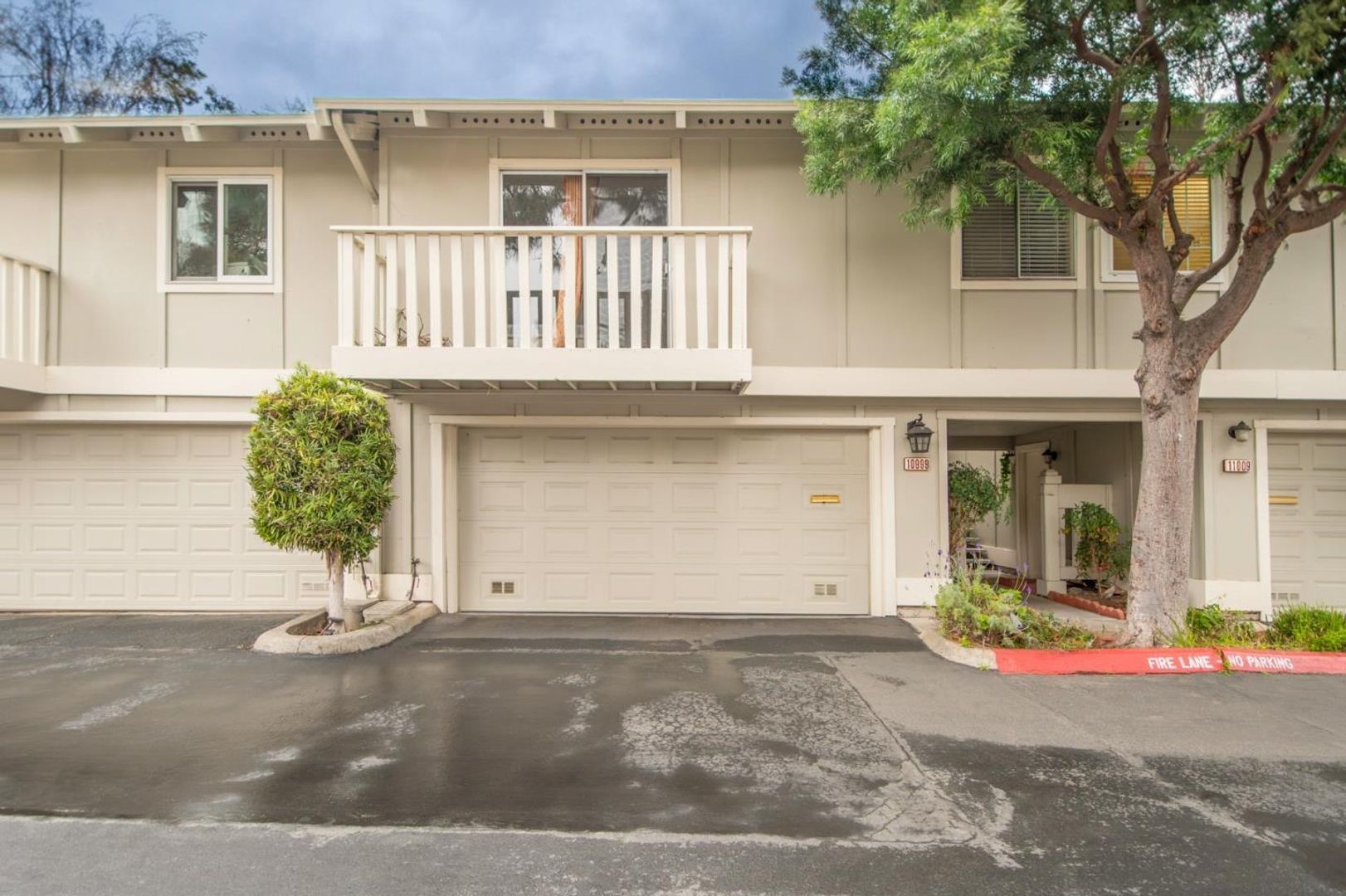 Cupertino Townhome: 10999 Northshore Sq.