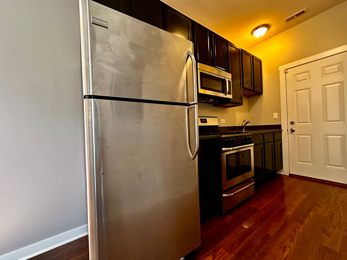 Chicago Apartment: 3222 S Aberdeen