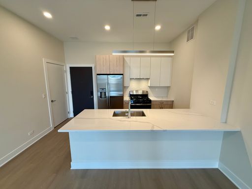 3914 N. Lincoln Ave. - 503 – photo 1
