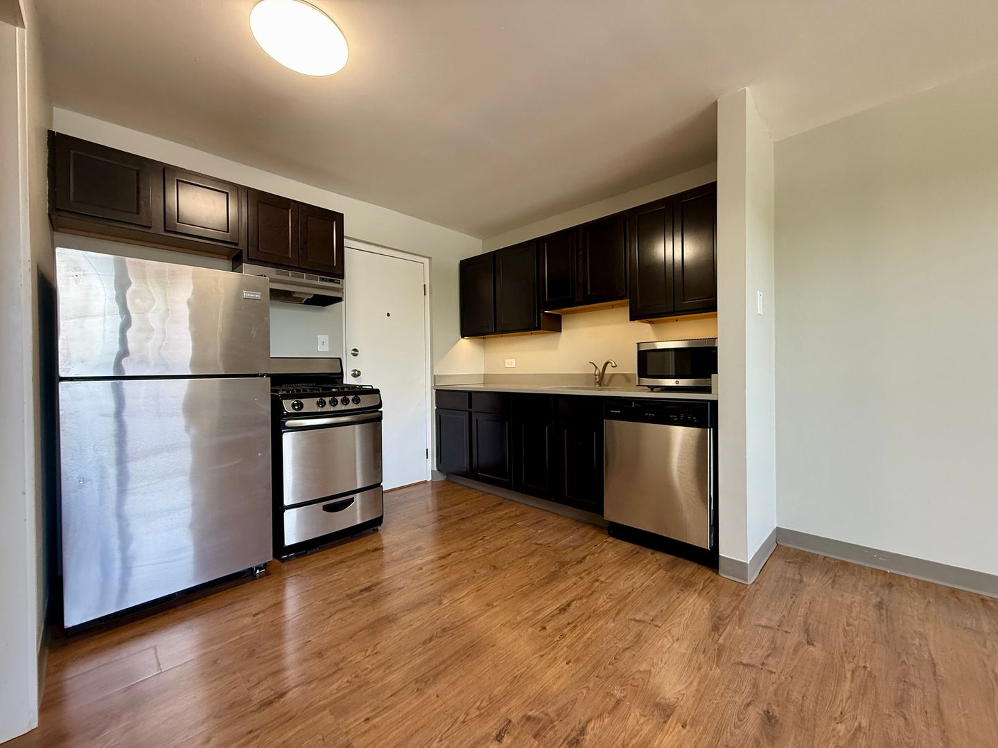 Wheaton Apartment: 720 Crescent