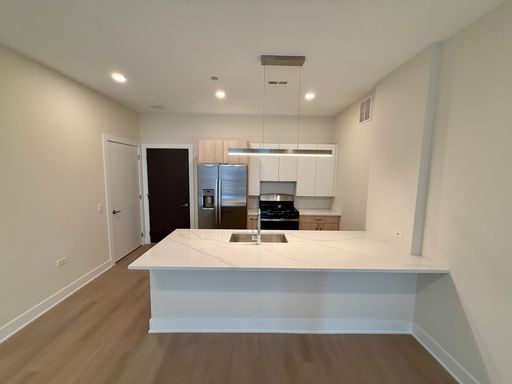3924 N. Lincoln Ave. - 403 – photo 1