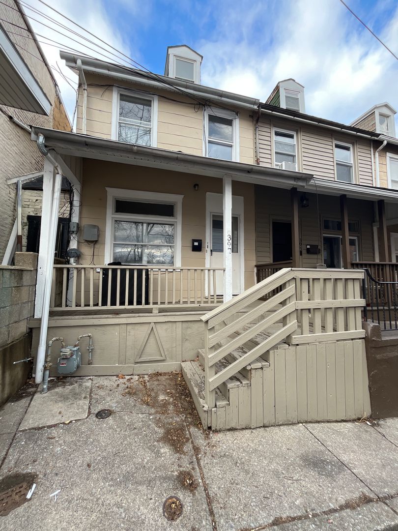 Allentown House: 397 Emmett Street