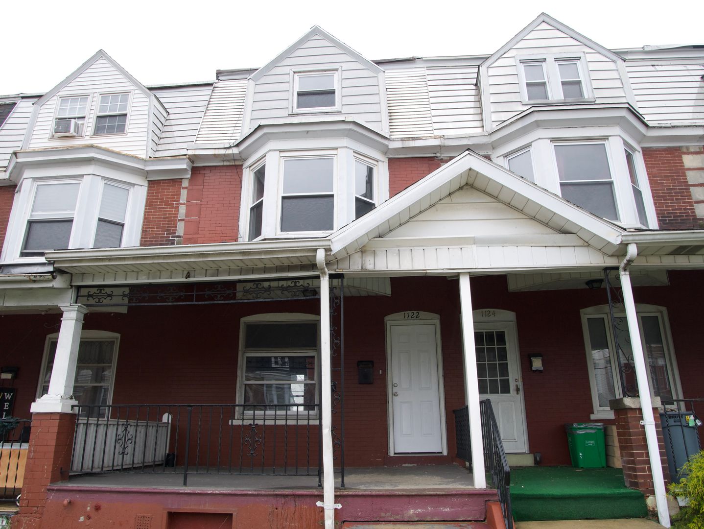 Allentown House: 1122 Fullerton Avenue