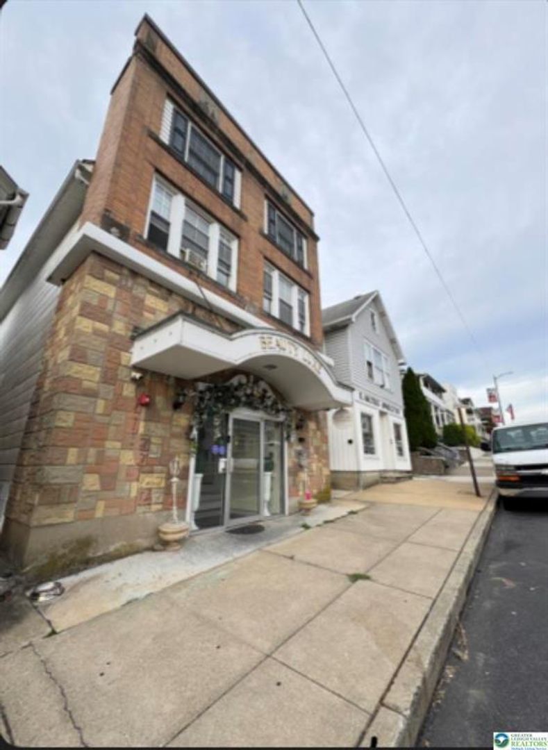 Northampton Apartment: 1222 Main Street