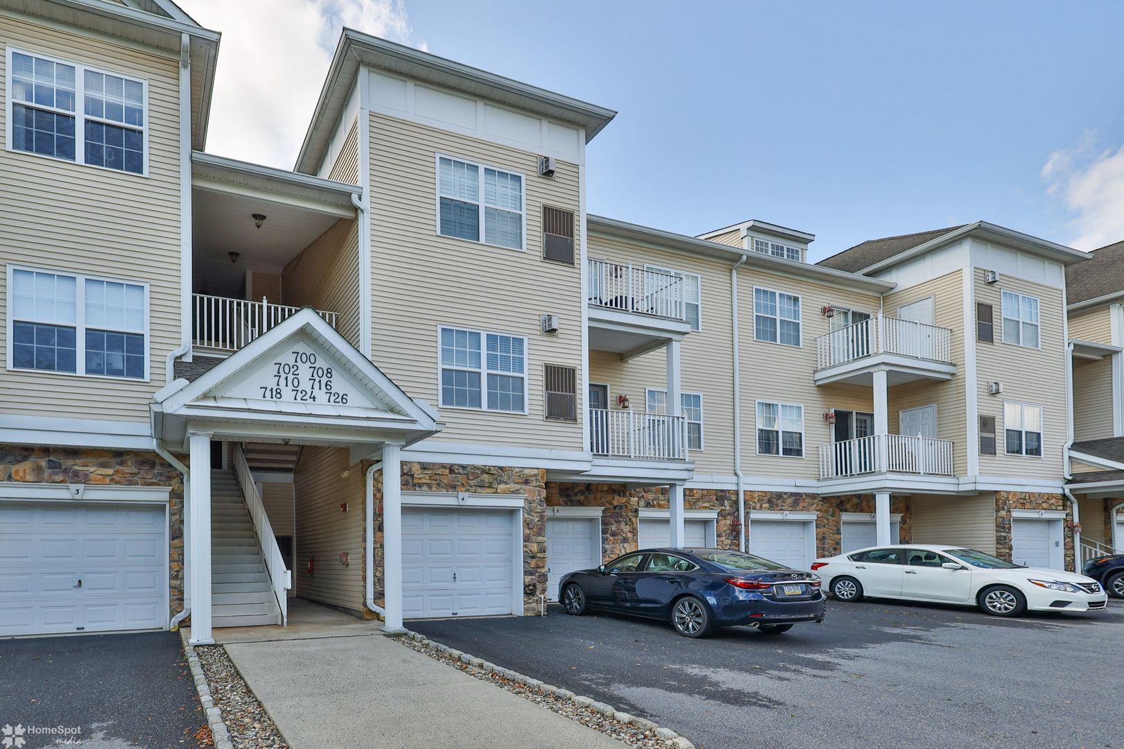 Easton Condo: 710 Eden Terrace
