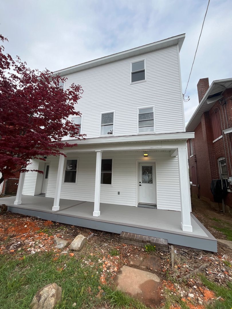 North Whitehall Twp House: 4741 Route 309 North Whitehall Twp