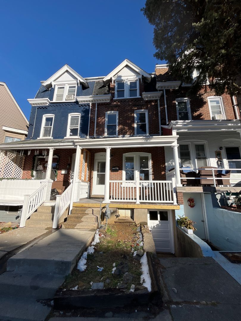 Allentown House: 915.5 N 6th Street