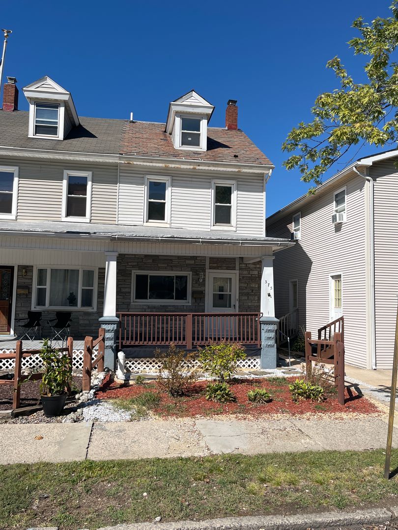 Palmerton House: 375 Lehigh Avenue