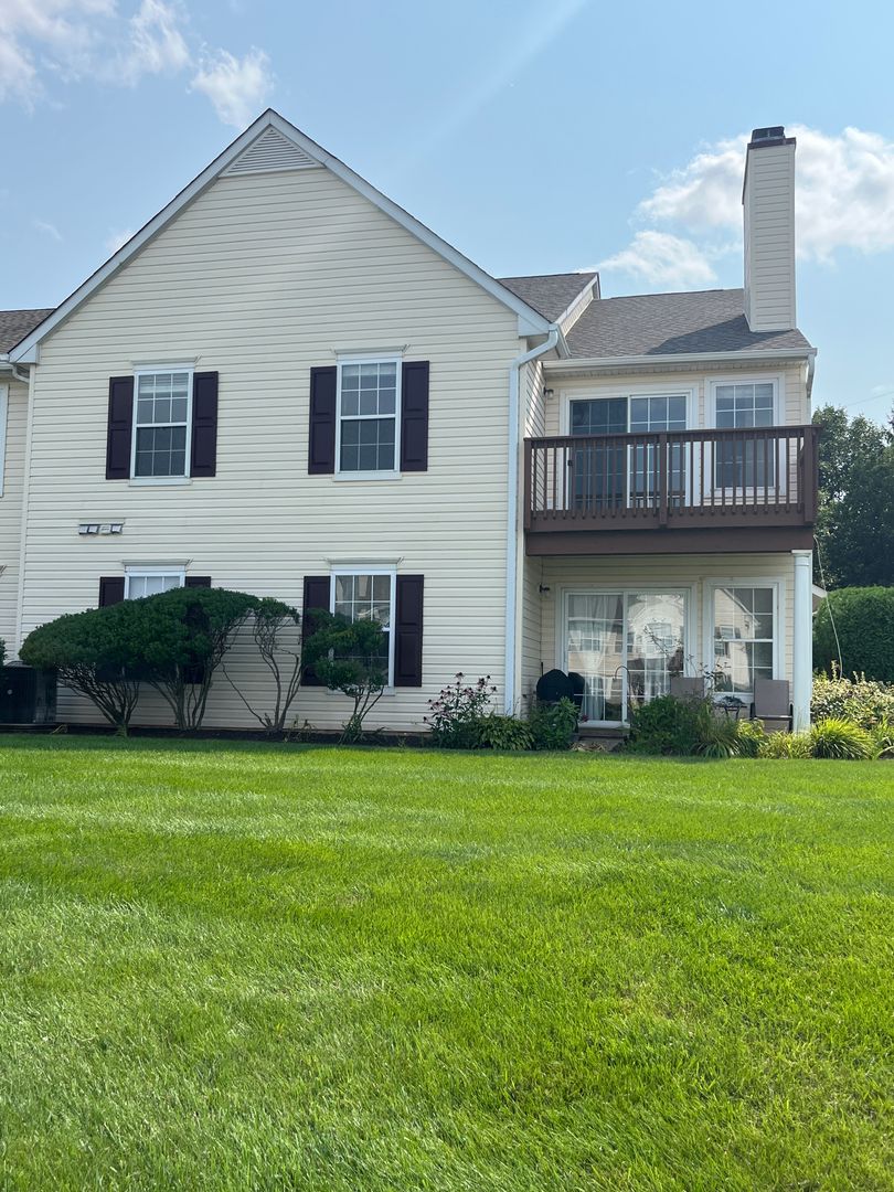Quakertown House: 28 Wagon Wheel Road