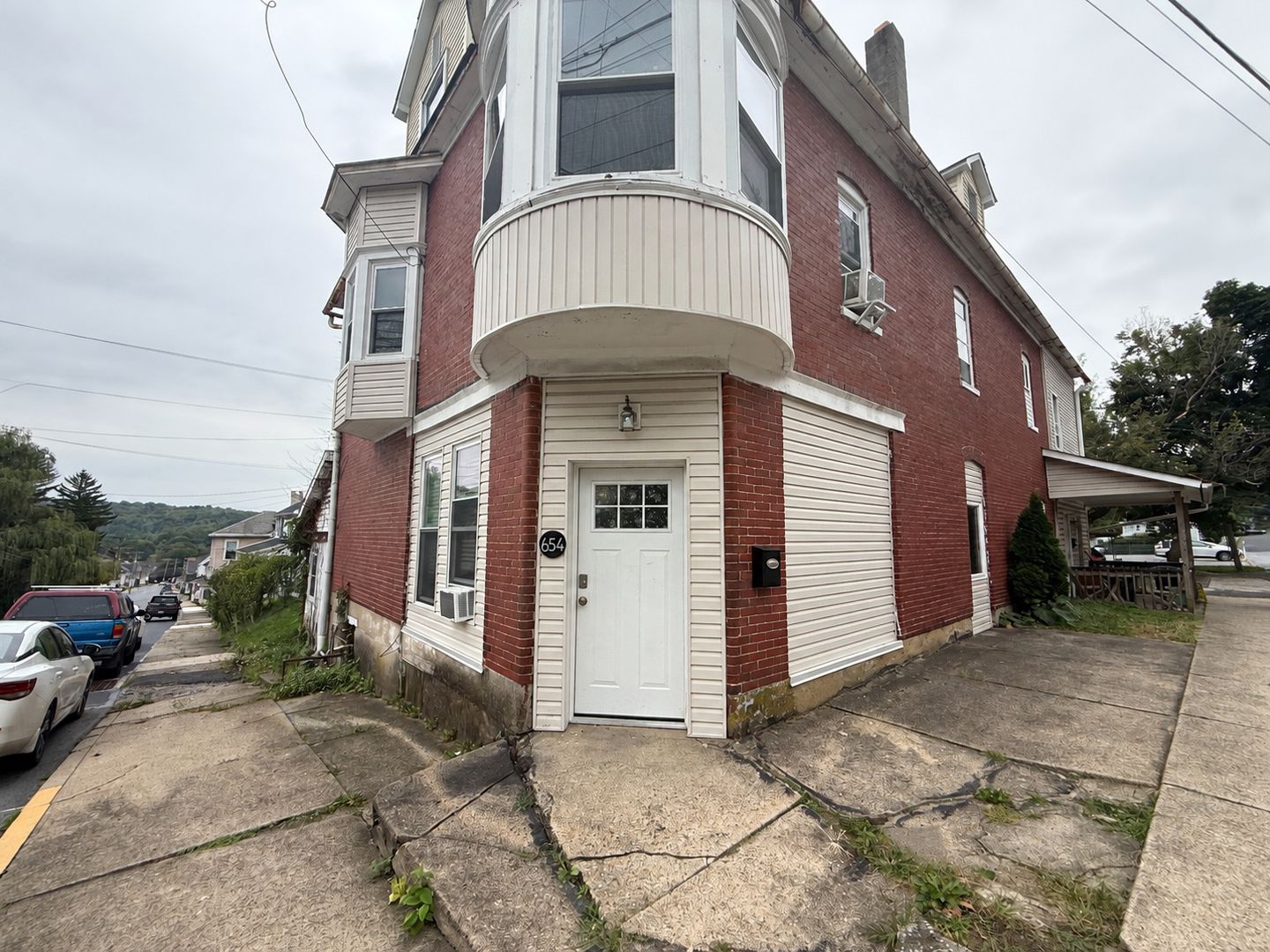 Bangor Apartment: 652-654 Pennsylvania Ave