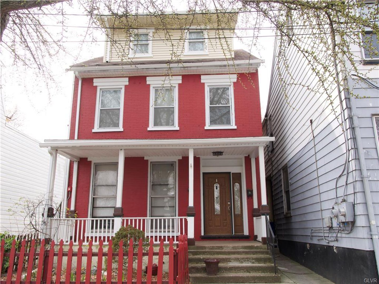 Easton Apartment: 1020 Ferry Street
