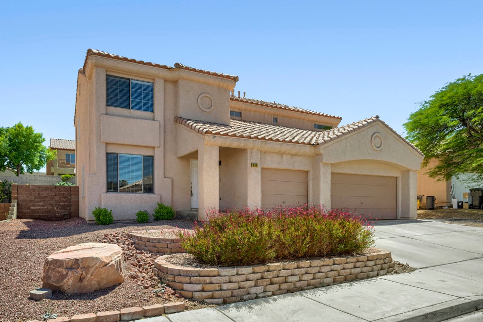 Henderson House: 946 Saddle Horn Drive