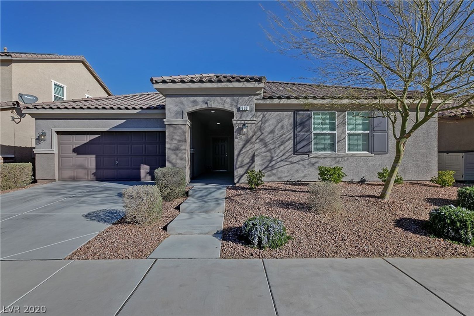 Henderson House: 908 Lynne Harbor Ave