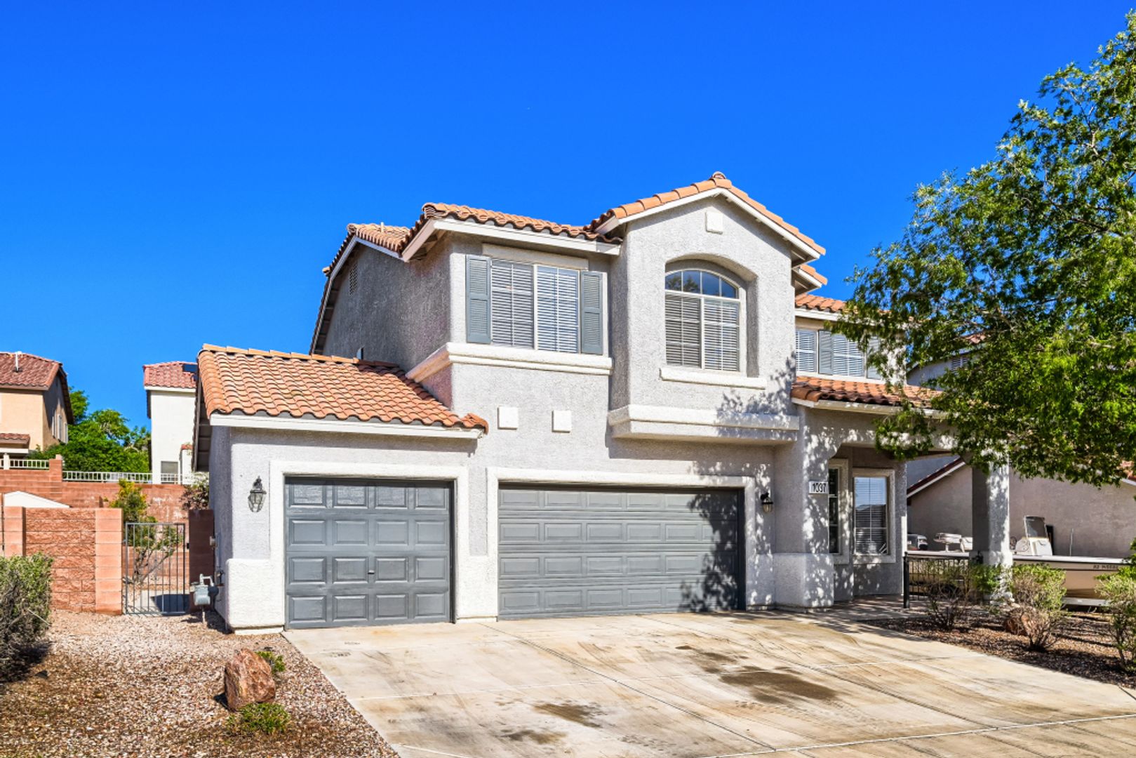 Henderson House: 1037 Plentywood Place