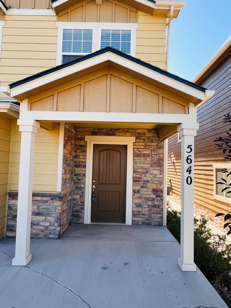 Colorado Springs House: 5640 Shamrock Heights