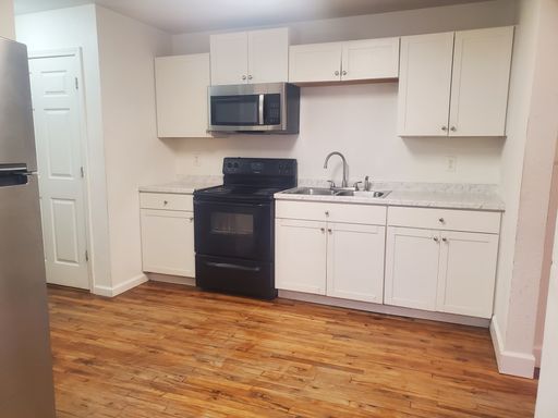 1 Bedroom / 1 Bathroom Duplex – Washer & Dryer Hookups – photo 1
