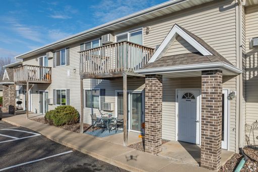 Country Meadows Apartments – photo 1