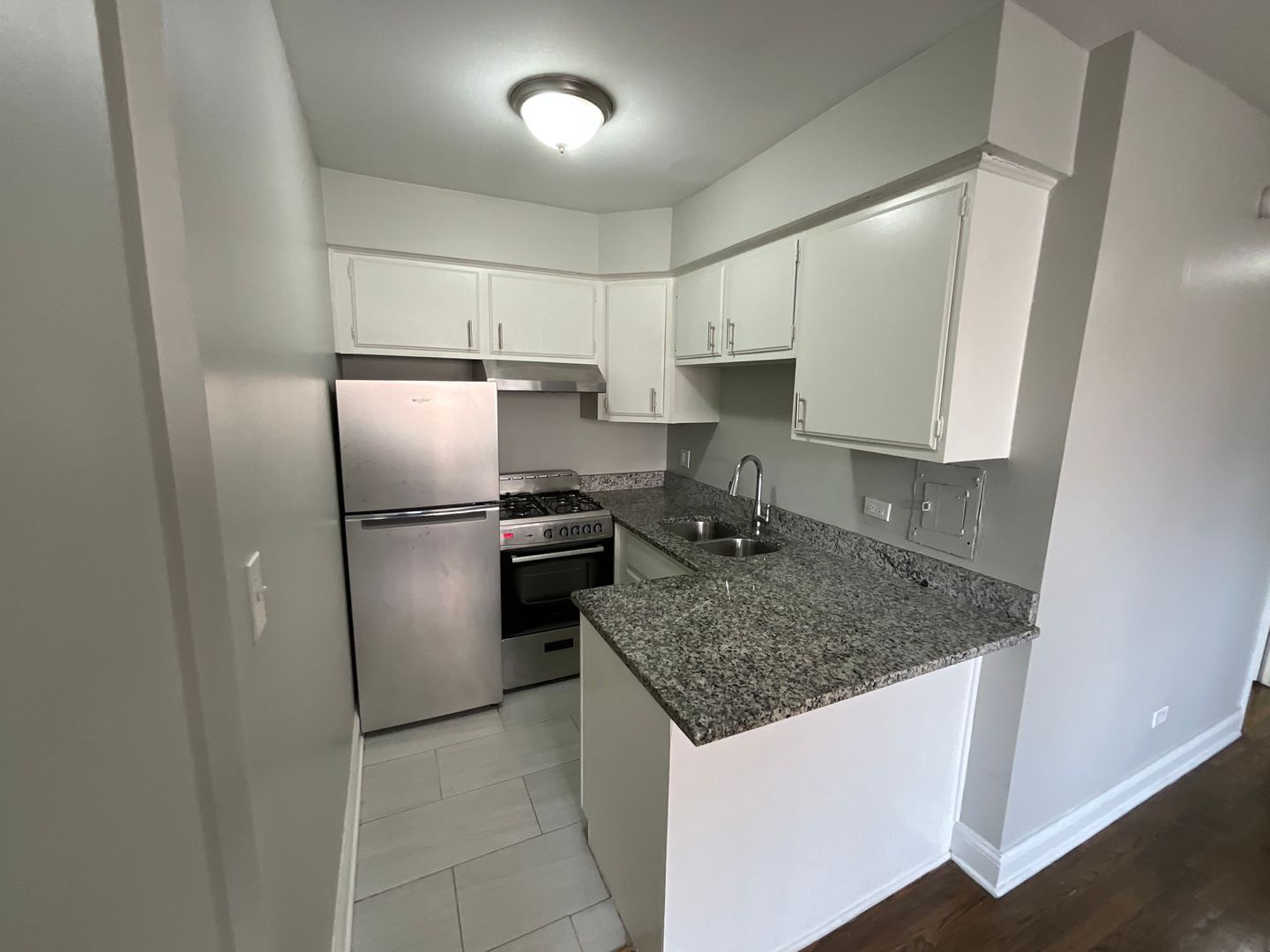 Chicago Apartment: 7733 S South Shore Dr.