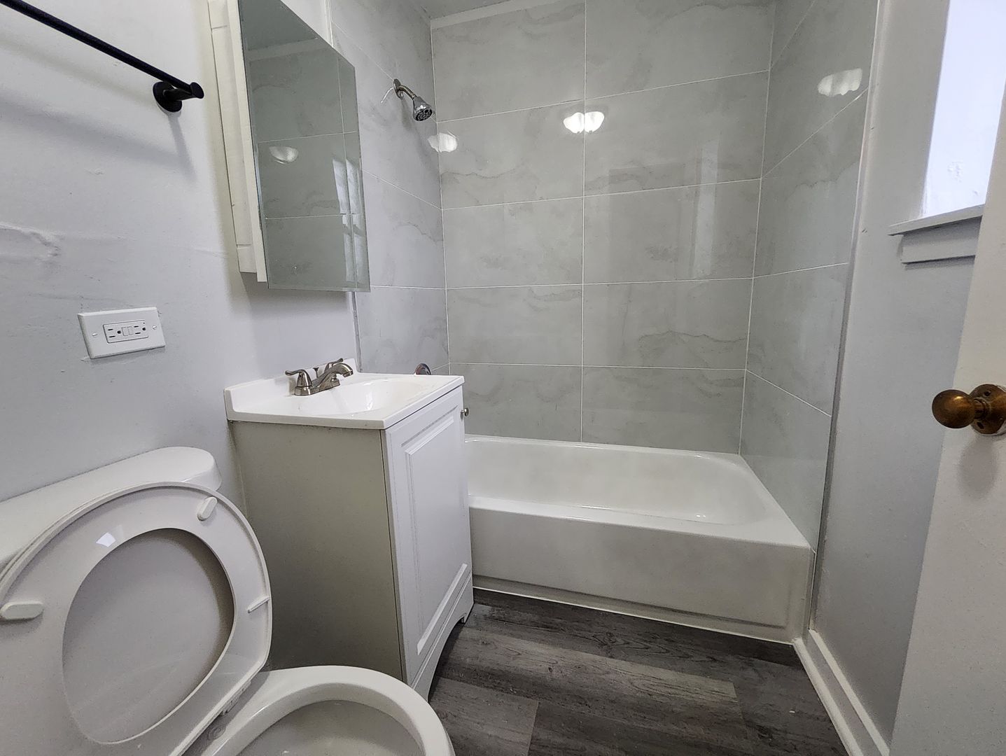 Chicago Apartment: 7048-50 s Merrill Ave.