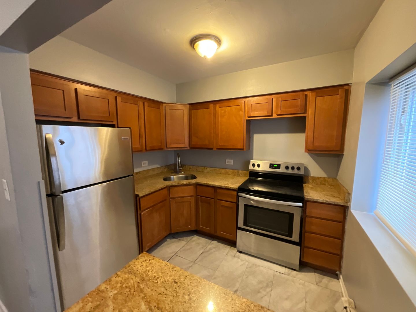 Chicago Apartment: 4725 S Michigan Ave.