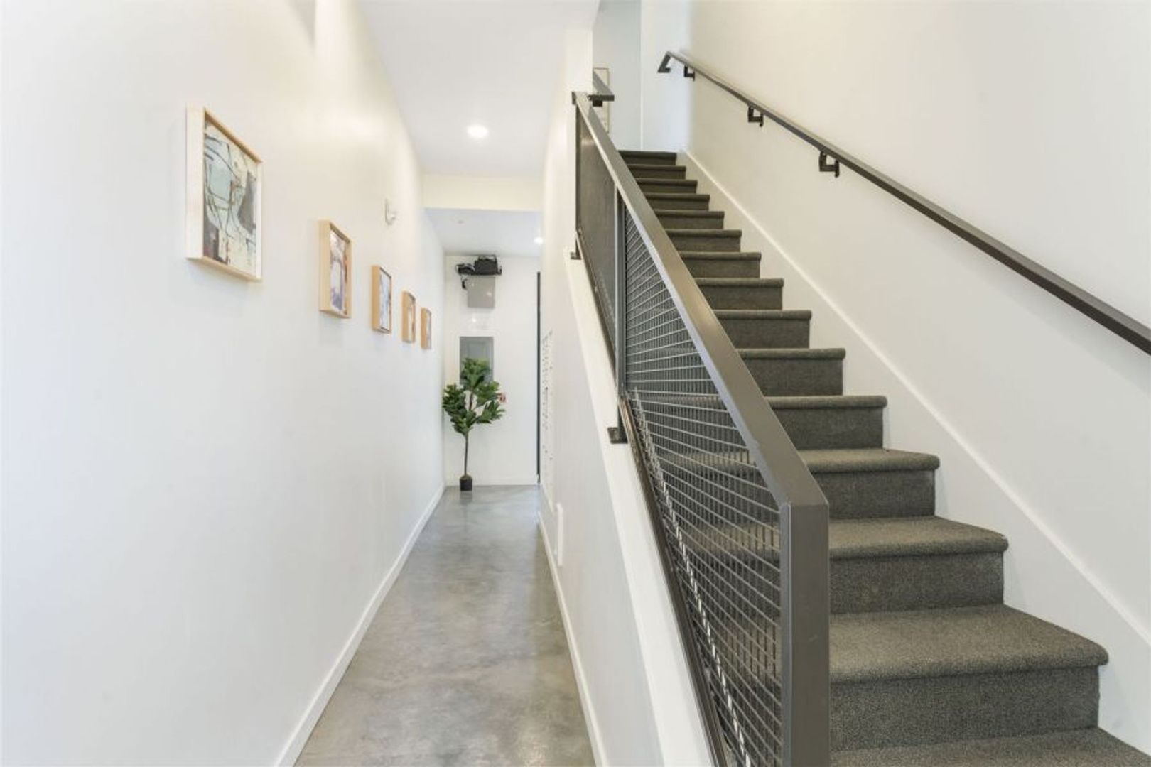 Portland Apartment: 5880  N. Greeley Avenue