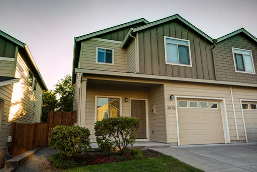 Camas Magnolia - Modern & Spacious Townhome – Upgraded Living Built for Comfort – photo 1