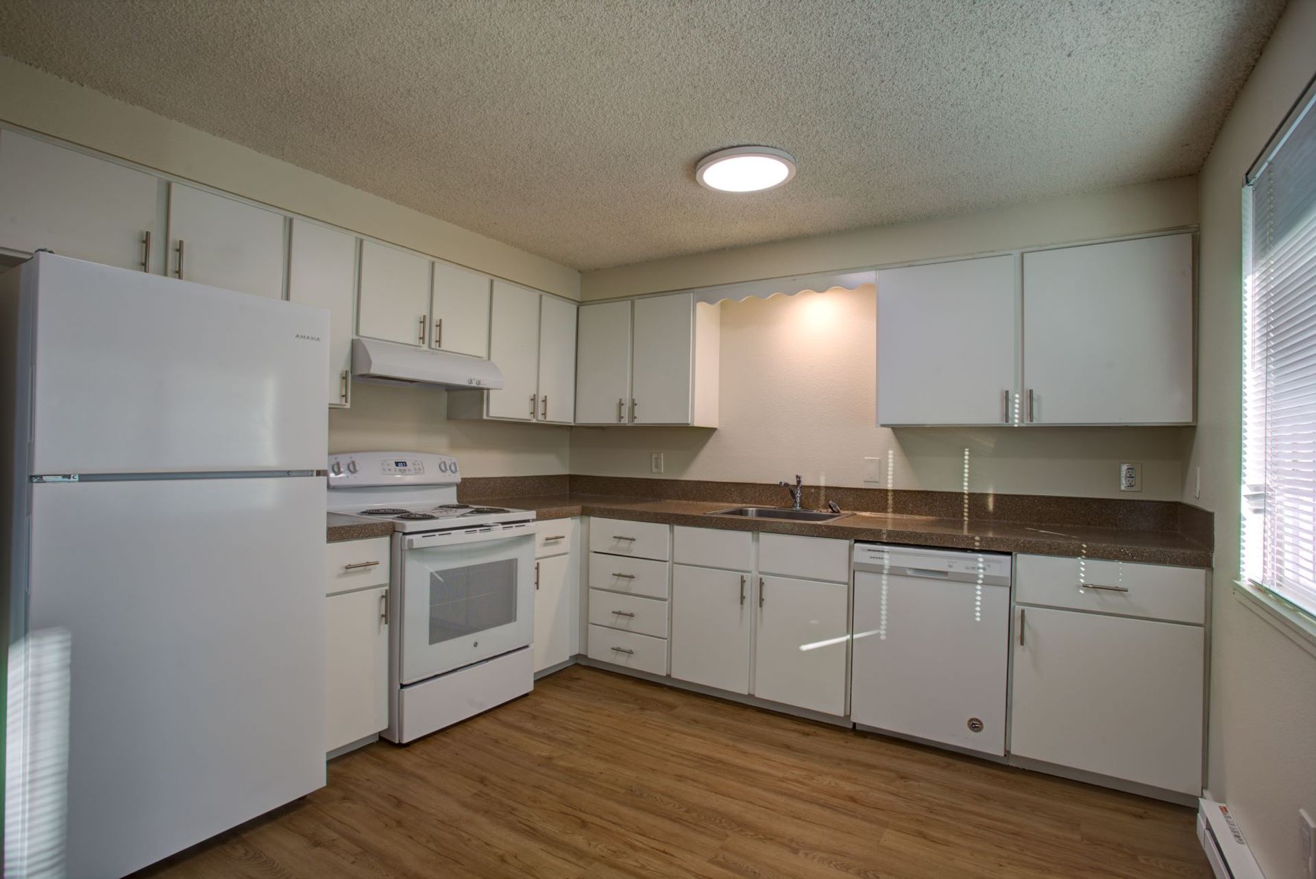 Milwaukie Apartment: 17940-17966 SE Addie St