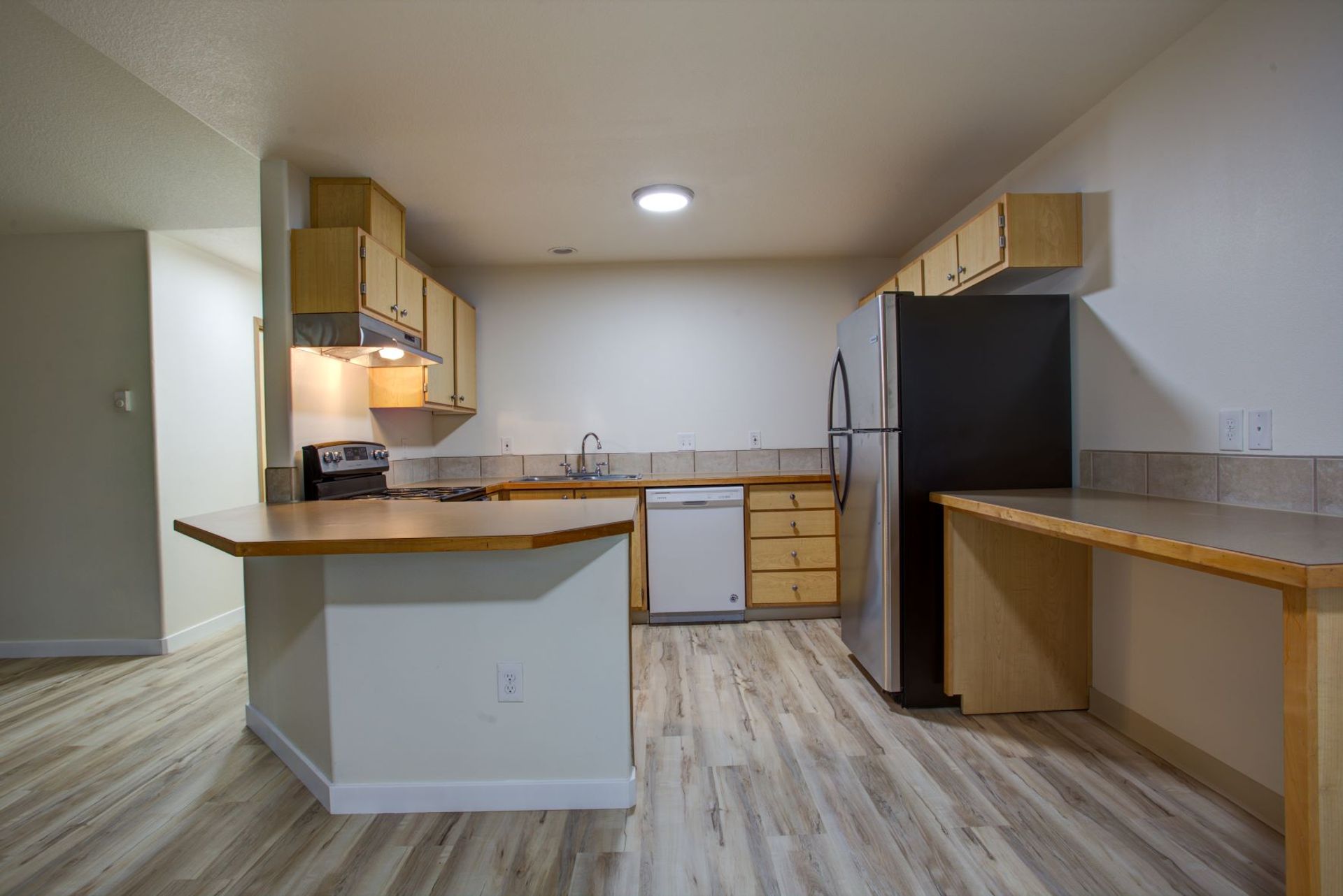 Vancouver Apartment: 5917 NE 58th St.