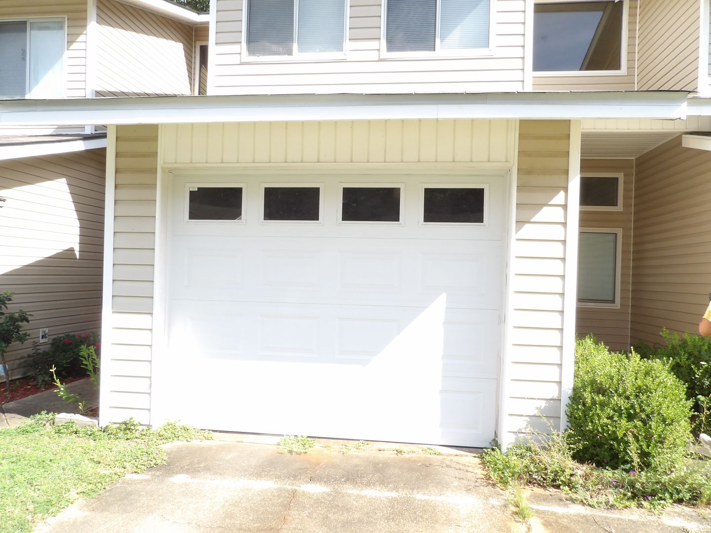 Enterprise House: 304 Candlebrook Drive
