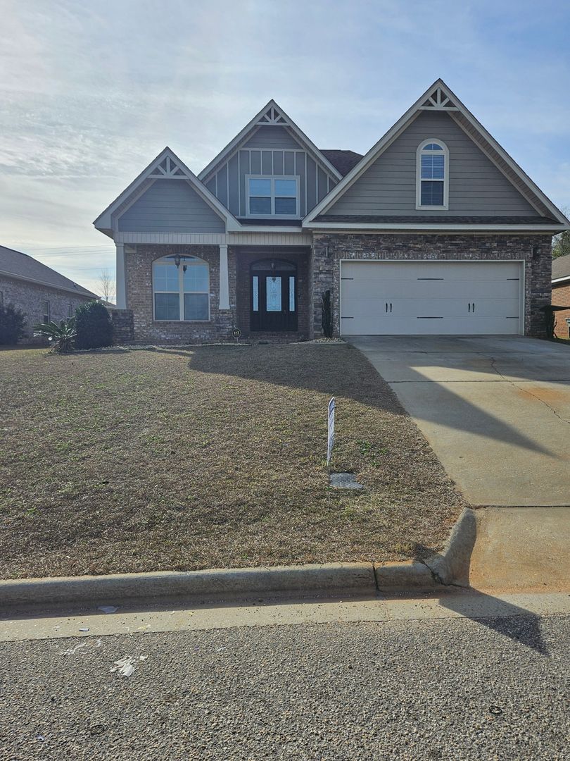 Enterprise House: 316 Central Park Circle