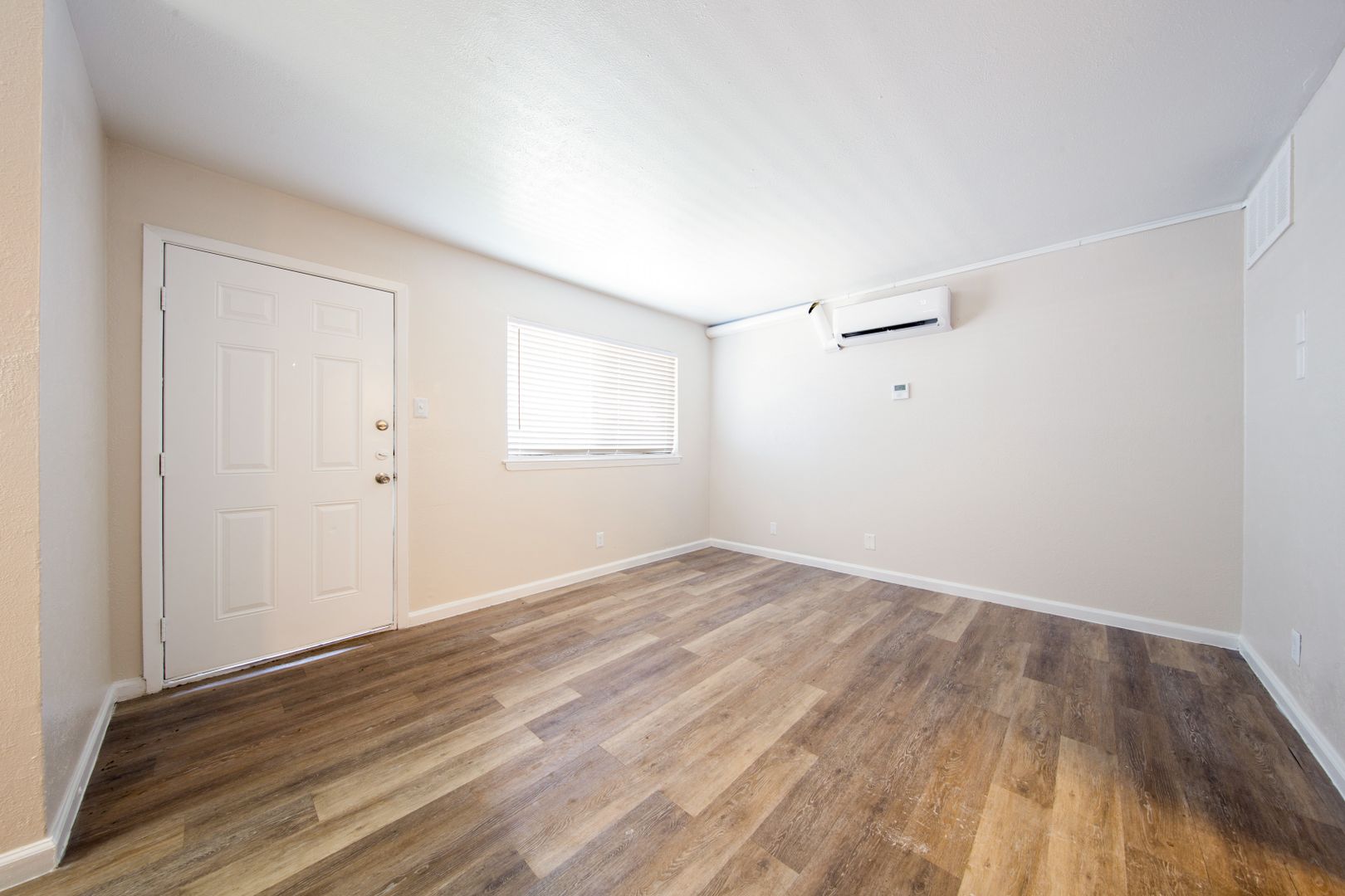 San Antonio Apartment: 2447 Harry Wurzbach Road