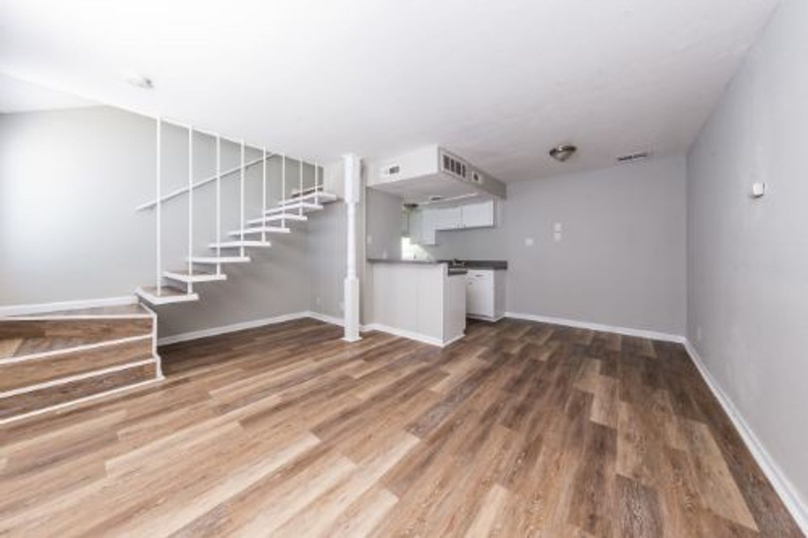 San Antonio Apartment: 2447 Harry Wurzbach Road