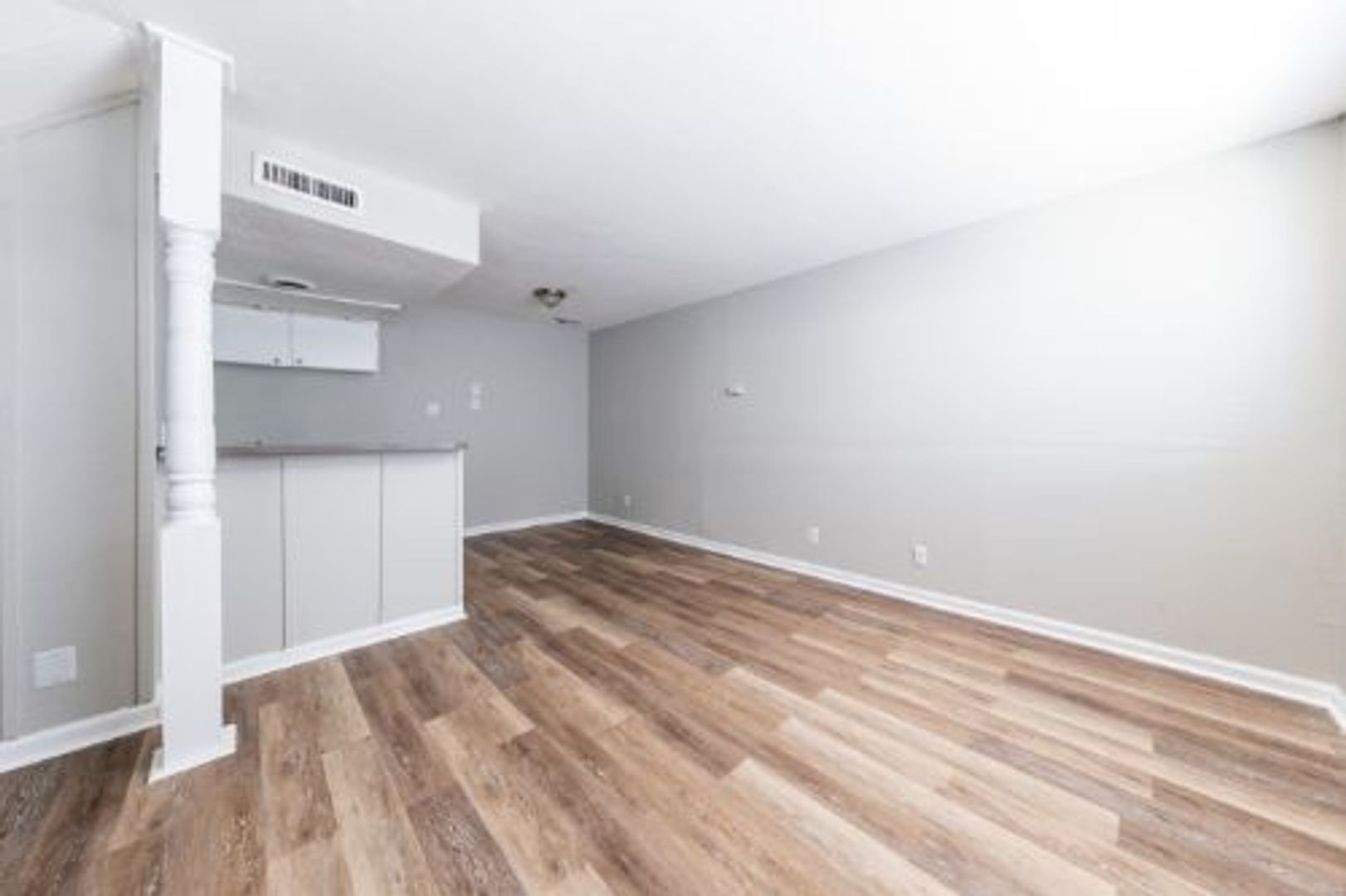 San Antonio Apartment: 2447 Harry Wurzbach Road