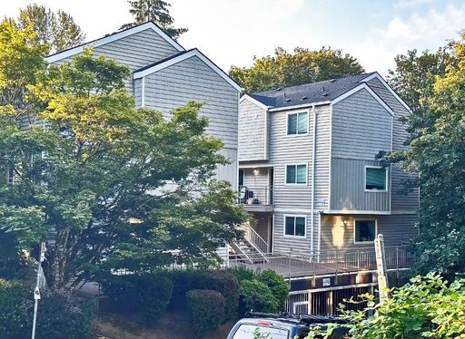OHSU Two level unit. 2bd, 2.5ba. Secured Parking, close to trails and more! – photo 1