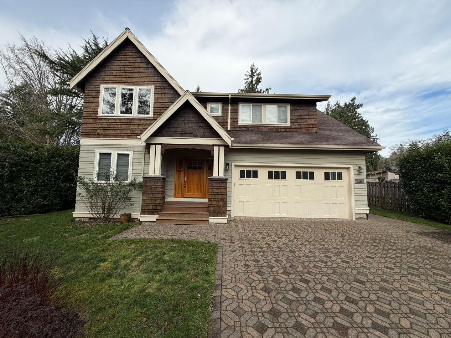 Lake Oswego House: 3285 Wembley Park Road