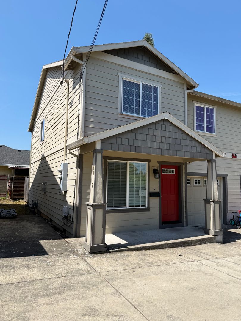 Portland Apartment: NE Killingsworth Street