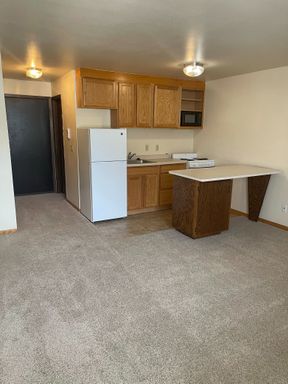 Listing photo thumbnail