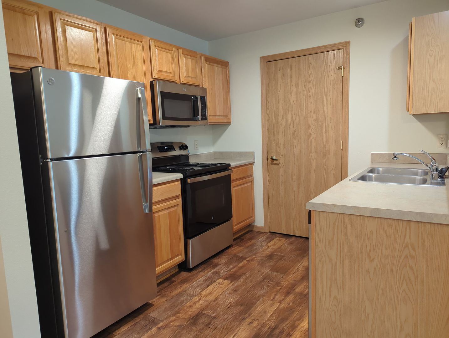 Verona Apartment: 321 Meadowside Drive