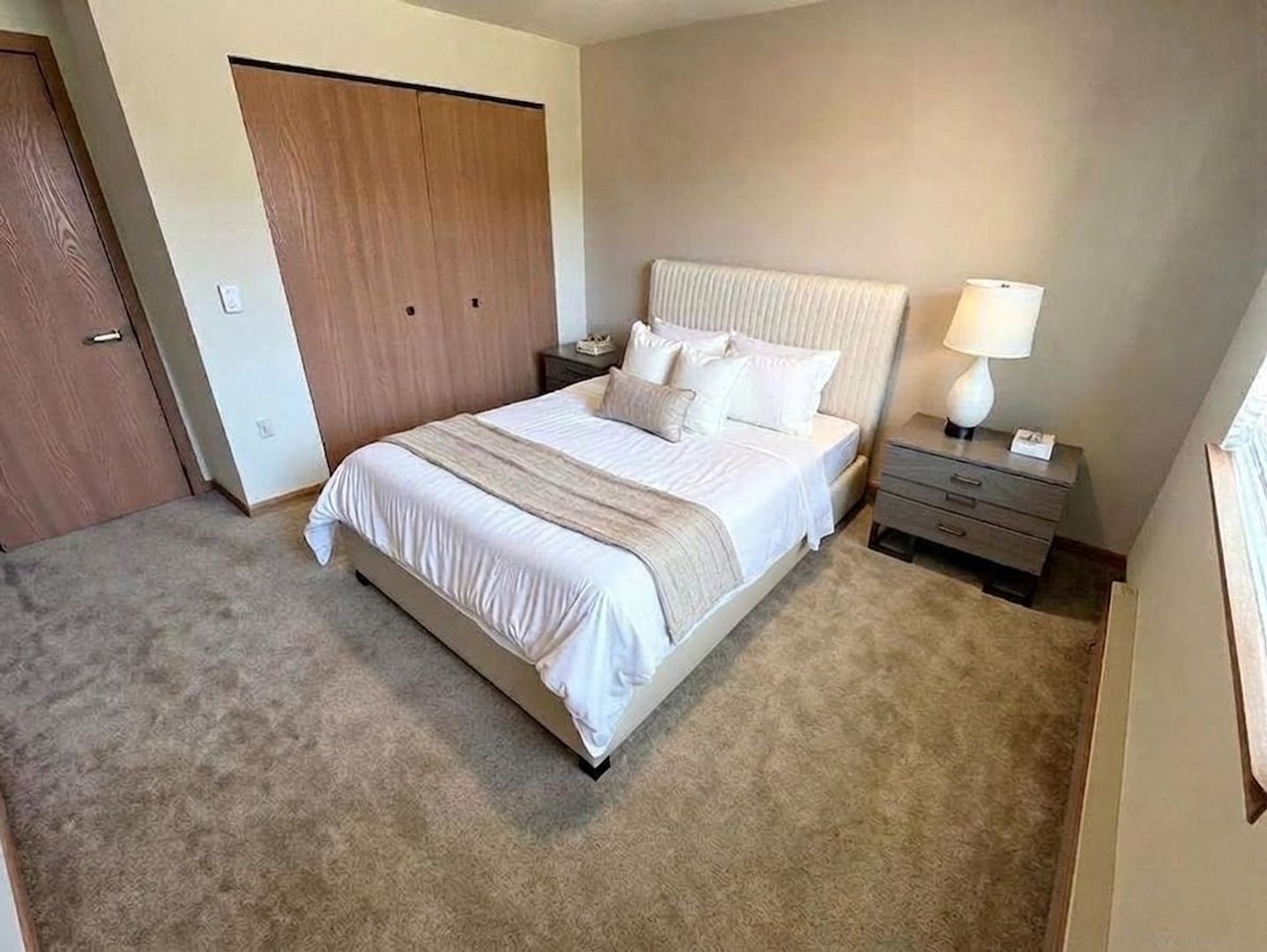 Verona Apartment: 321 Meadowside Drive