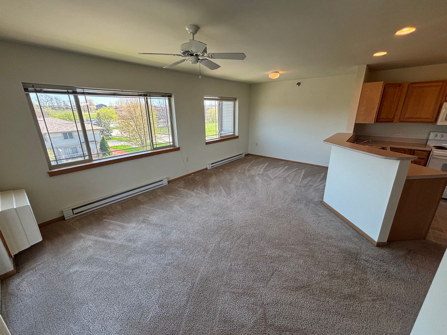 Verona Apartment: 321 Meadowside Drive