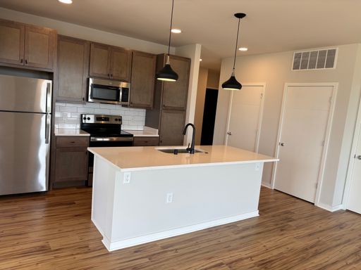 Listing photo thumbnail