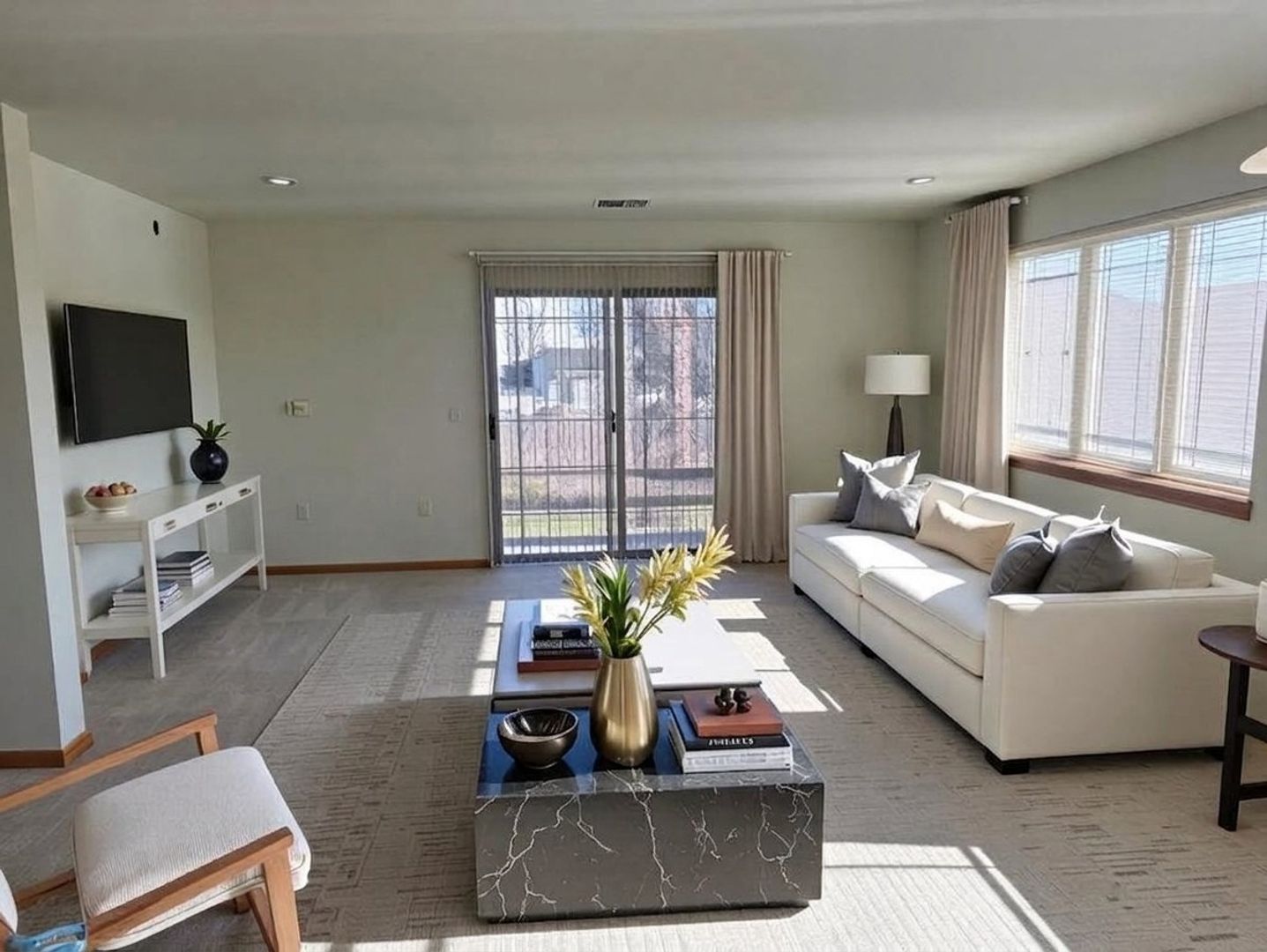 Verona Apartment: 321 Meadowside Drive