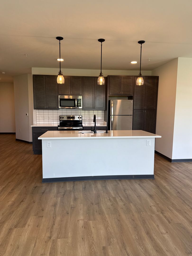 Verona Apartment: 1003 Wild Willow Way