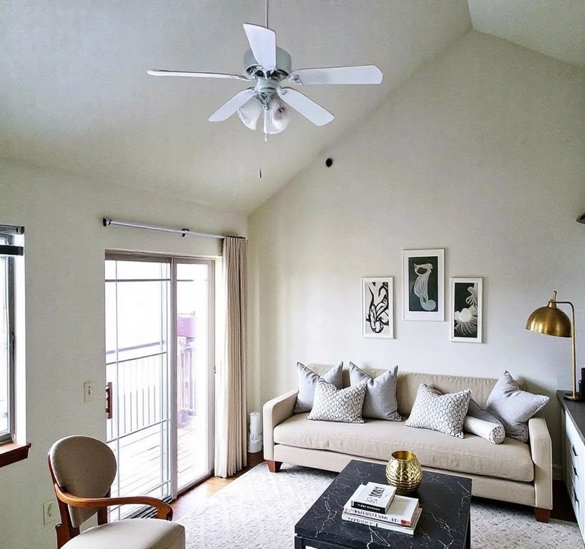 Verona Apartment: 321 Meadowside Drive